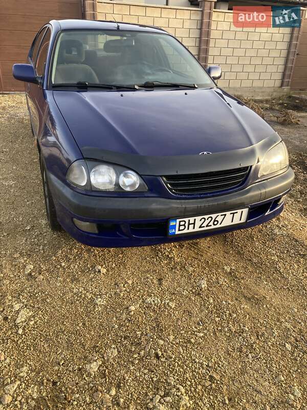 Седан Toyota Avensis 1998 в Одессе