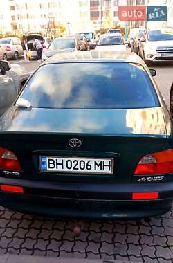 Седан Toyota Avensis 1998 в Одесі
