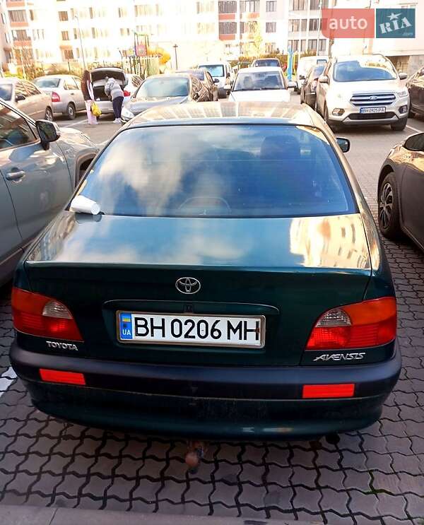 Toyota Avensis 1998
