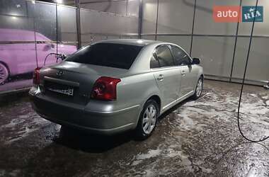 Седан Toyota Avensis 2003 в Новомосковске