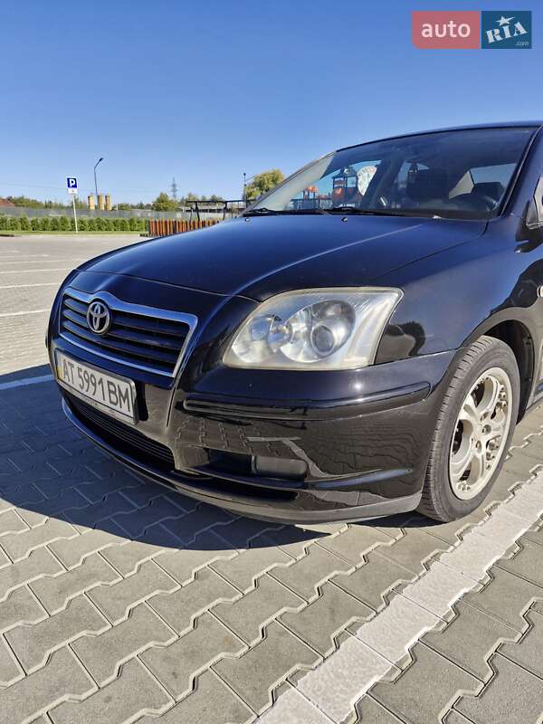 Седан Toyota Avensis 2005 в Виннице