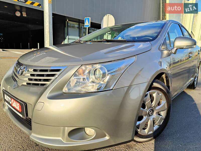 Toyota Avensis 2011