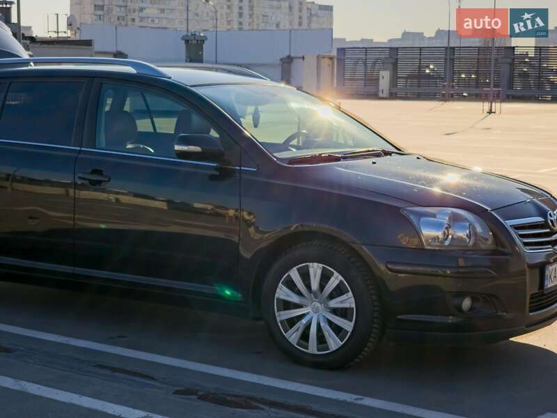 Универсал Toyota Avensis 2009 в Киеве