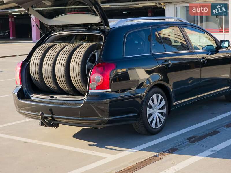 Универсал Toyota Avensis 2009 в Киеве