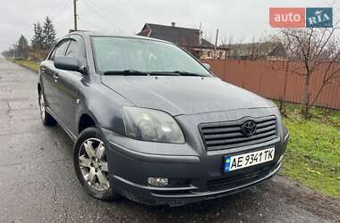 Седан Toyota Avensis 2005 в Павлограді
