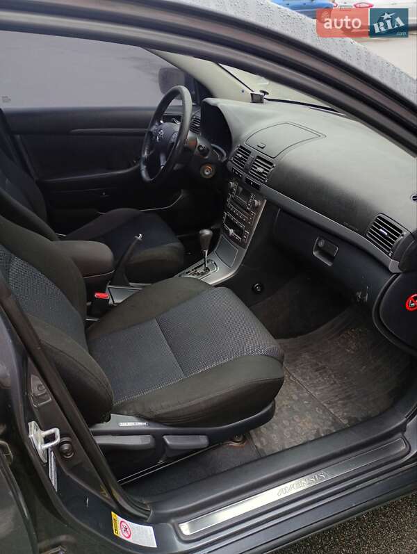Седан Toyota Avensis 2007 в Киеве