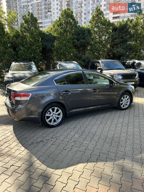 Седан Toyota Avensis 2009 в Одессе