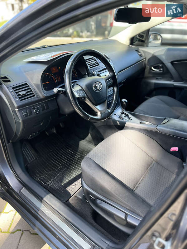 Седан Toyota Avensis 2009 в Одессе