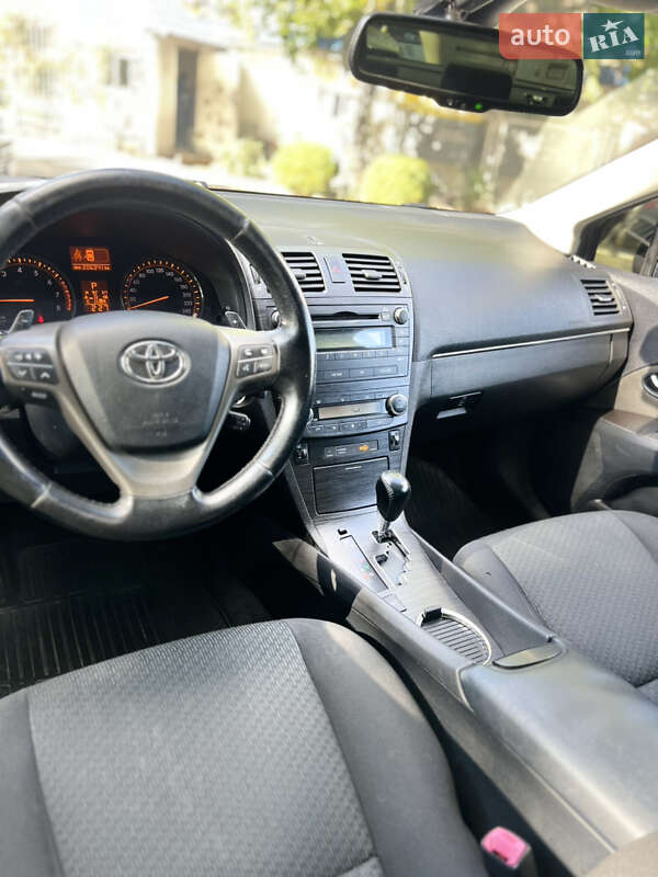 Седан Toyota Avensis 2009 в Одессе