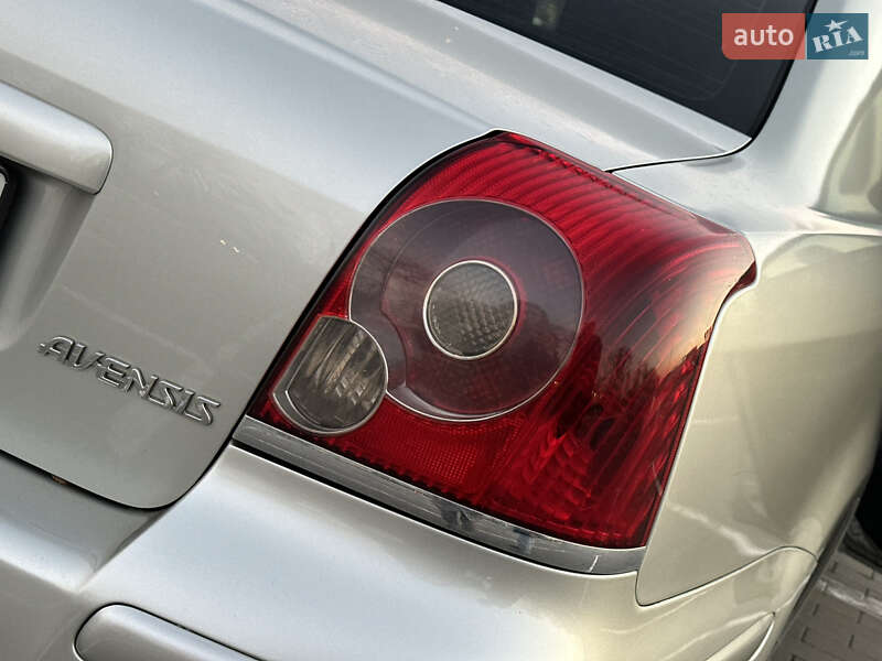 Седан Toyota Avensis 2007 в Одессе