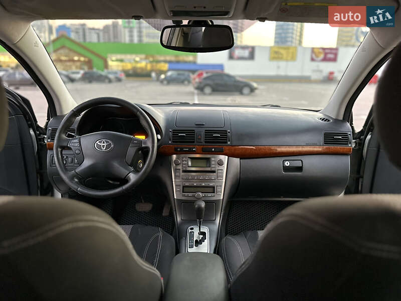 Седан Toyota Avensis 2007 в Одессе