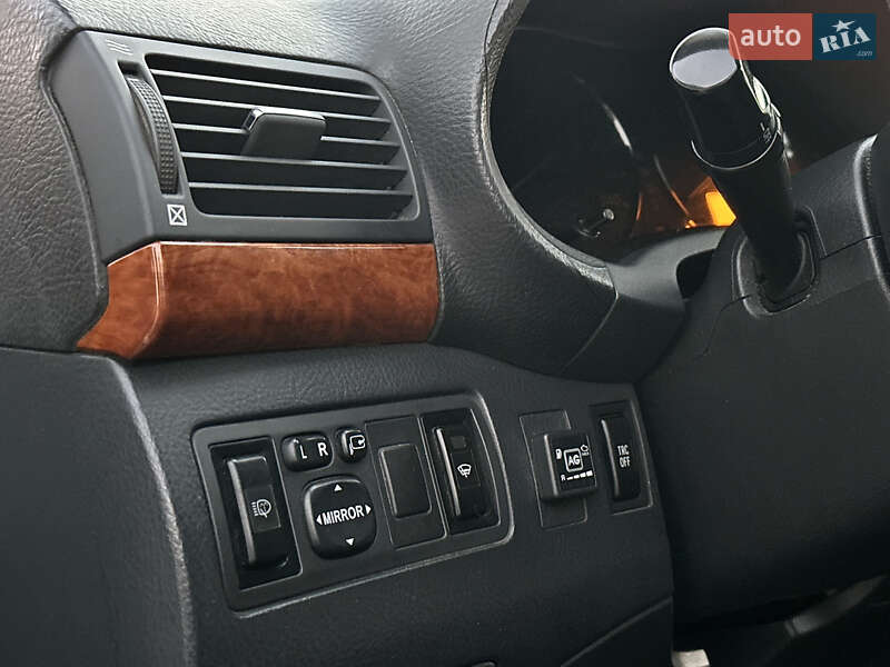 Седан Toyota Avensis 2007 в Одессе