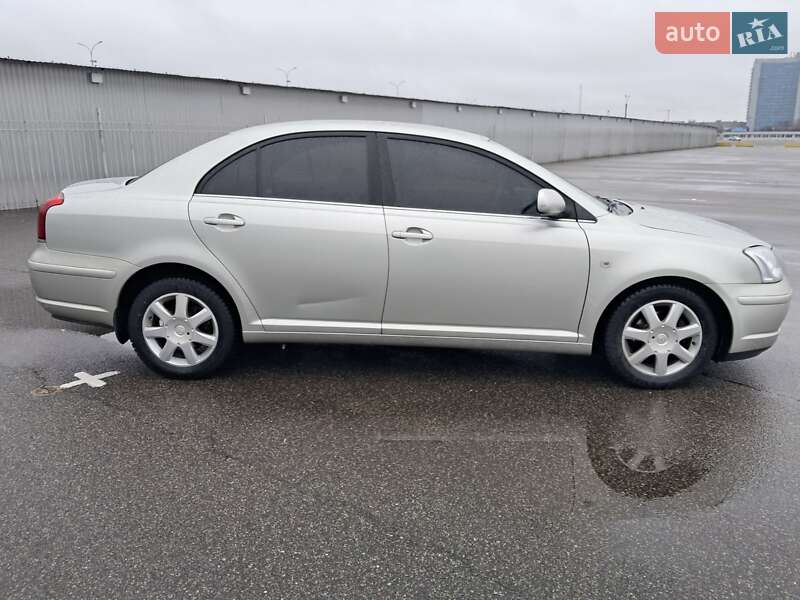 Седан Toyota Avensis 2005 в Києві
