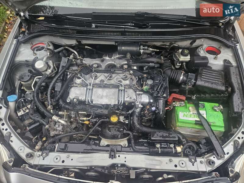 Універсал Toyota Avensis 2004 в Вінниці