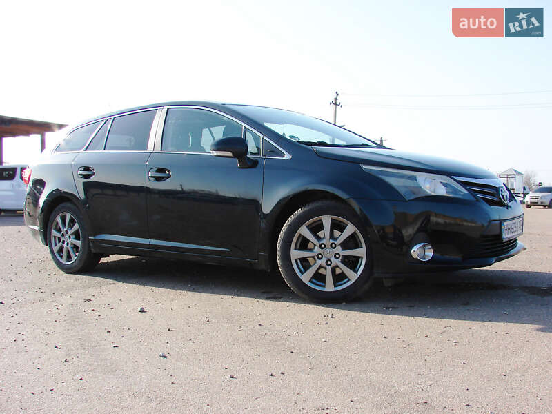 Toyota Avensis 2012