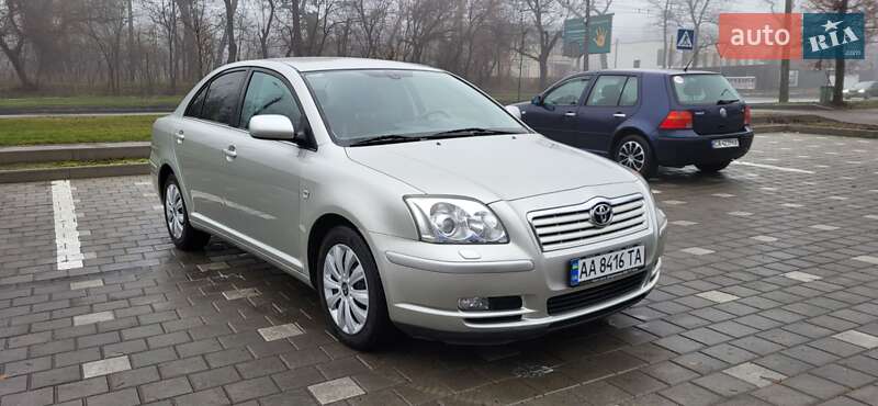 Седан Toyota Avensis 2006 в Черкассах
