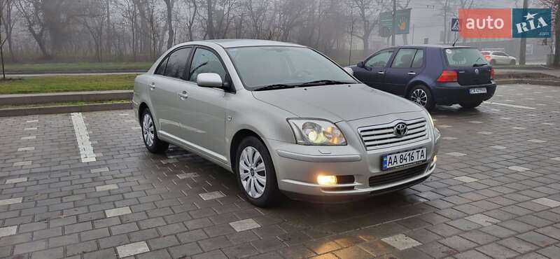 Седан Toyota Avensis 2006 в Черкассах
