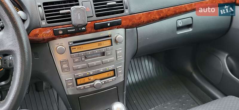 Седан Toyota Avensis 2006 в Черкассах