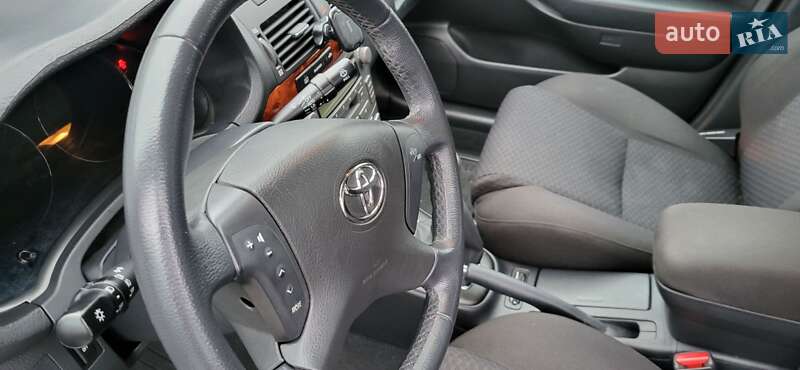 Седан Toyota Avensis 2006 в Черкассах