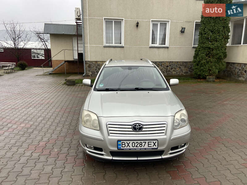 Универсал Toyota Avensis 2004 в Дунаевцах