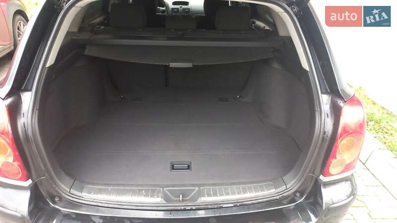 Универсал Toyota Avensis 2003 в Хмельницком