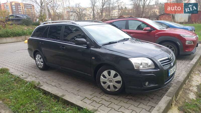 Универсал Toyota Avensis 2003 в Хмельницком