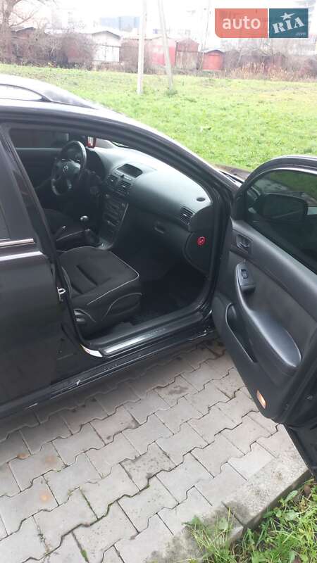 Универсал Toyota Avensis 2003 в Хмельницком