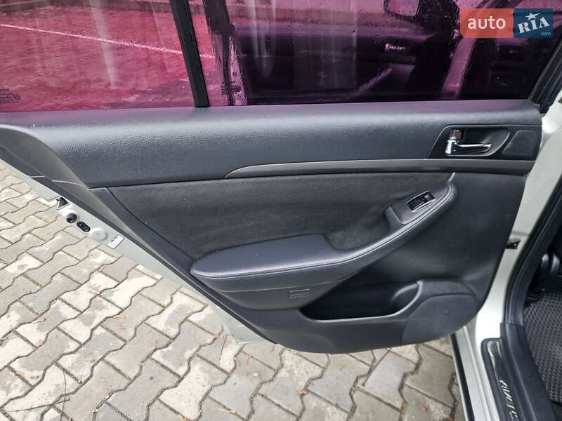 Універсал Toyota Avensis 2004 в Вінниці