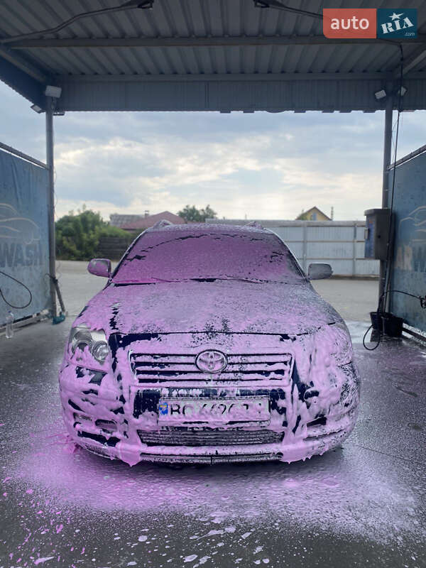 Универсал Toyota Avensis 2003 в Киеве