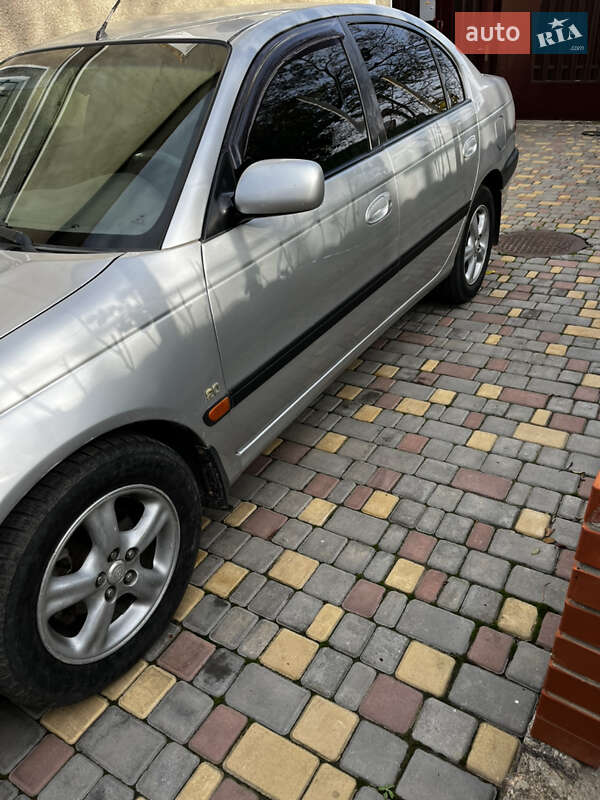 Седан Toyota Avensis 1998 в Белгороде-Днестровском