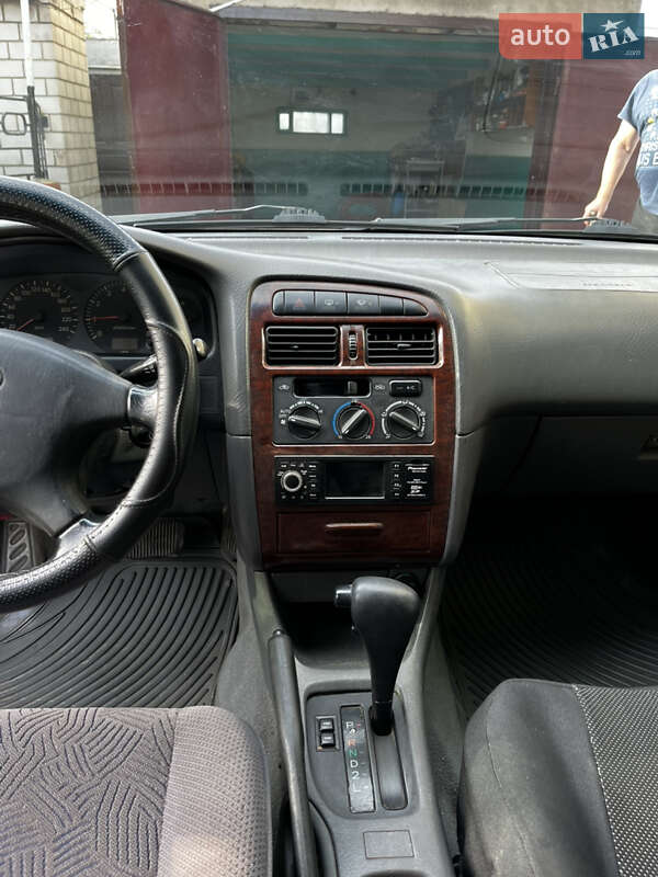 Седан Toyota Avensis 1998 в Белгороде-Днестровском