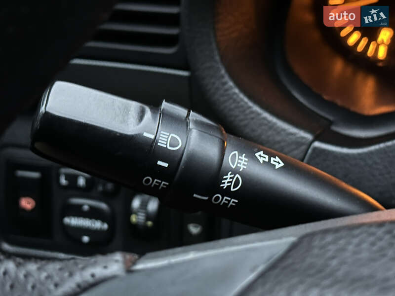 Седан Toyota Avensis 2004 в Одессе