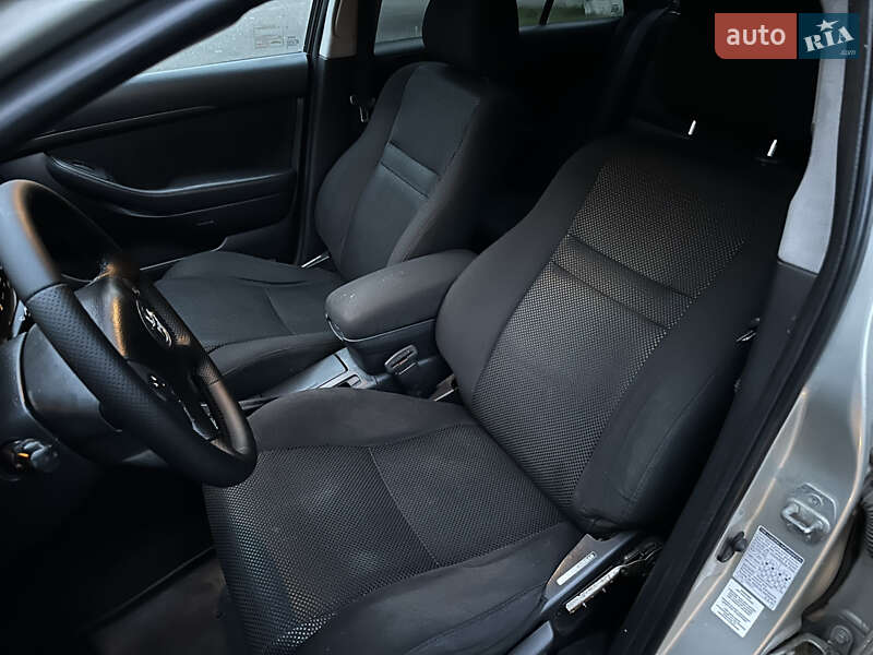 Седан Toyota Avensis 2004 в Одессе