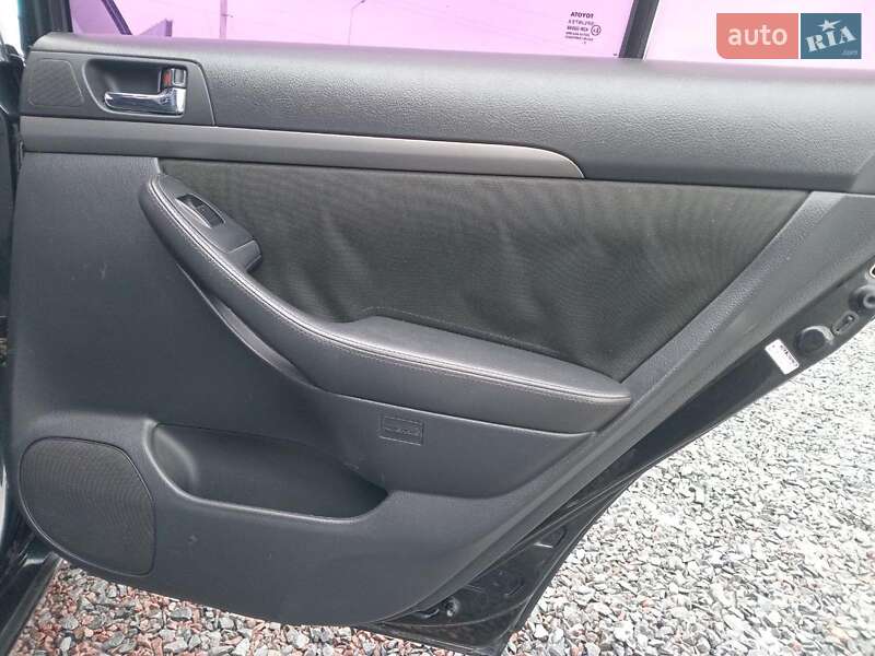 Седан Toyota Avensis 2008 в Львове