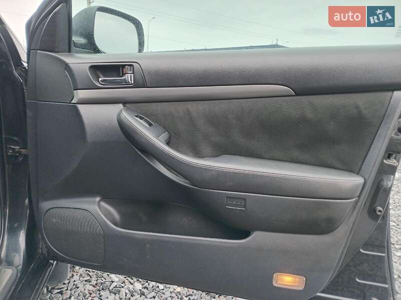 Седан Toyota Avensis 2008 в Львове