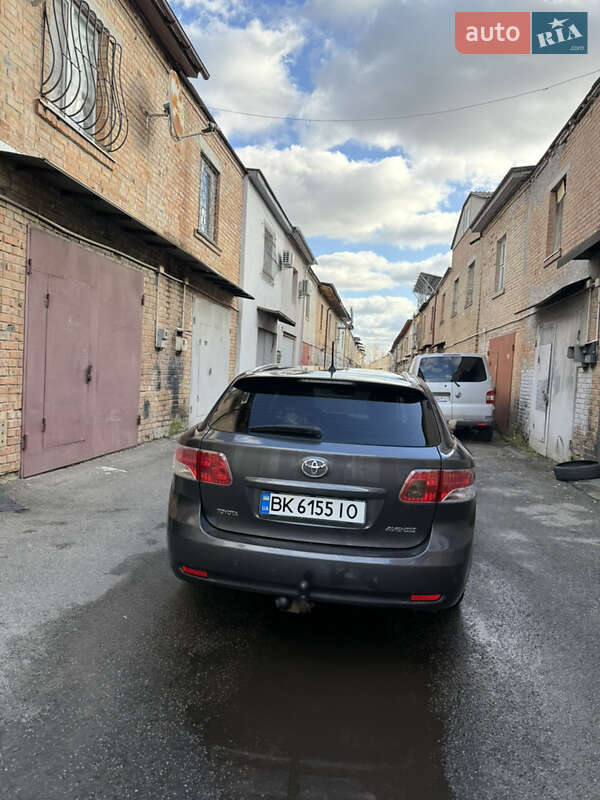 Универсал Toyota Avensis 2009 в Киеве