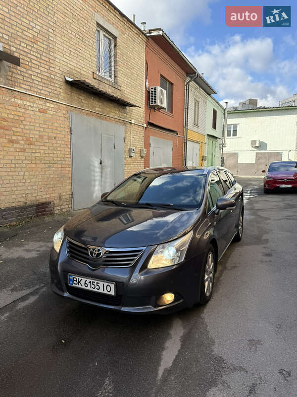 Универсал Toyota Avensis 2009 в Киеве