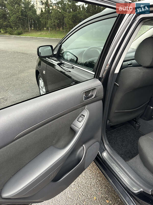 Универсал Toyota Avensis 2005 в Тернополе