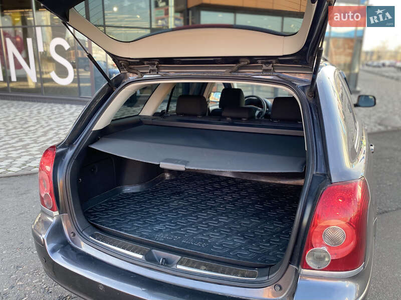 Универсал Toyota Avensis 2008 в Киеве