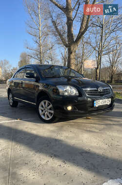 Седан Toyota Avensis 2008 в Херсоне