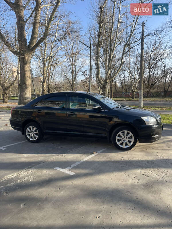 Седан Toyota Avensis 2008 в Херсоне