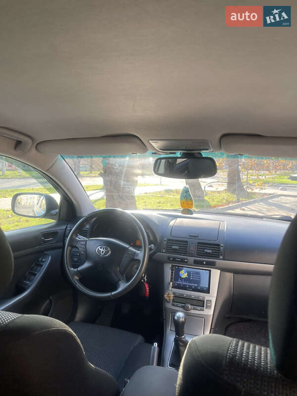 Седан Toyota Avensis 2008 в Херсоне