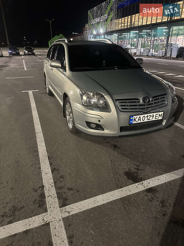 Универсал Toyota Avensis 2007 в Чернигове