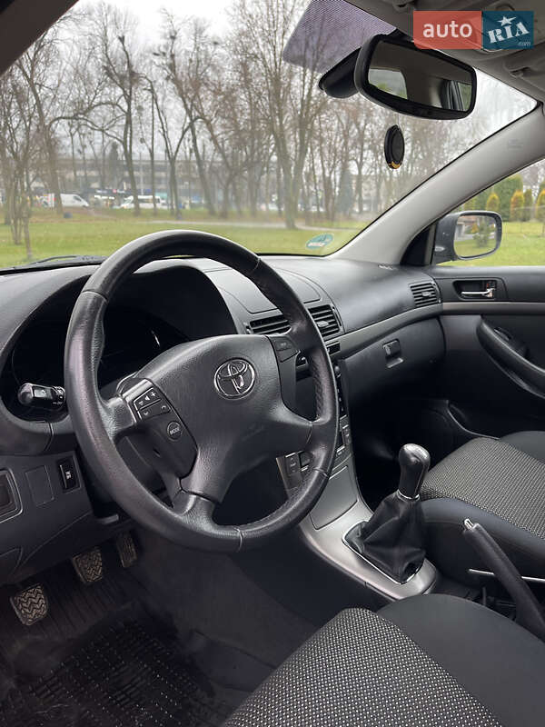 Универсал Toyota Avensis 2006 в Хмельницком