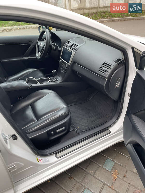 Универсал Toyota Avensis 2010 в Измаиле