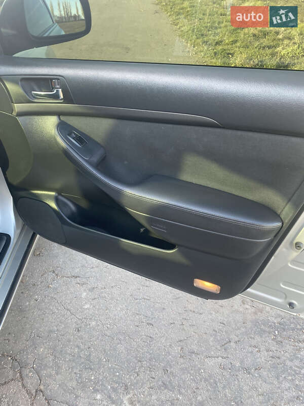 Ліфтбек Toyota Avensis 2006 в Новоархангельську