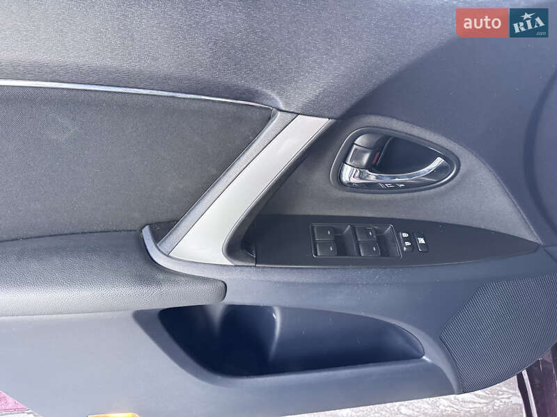 Универсал Toyota Avensis 2012 в Ивано-Франковске