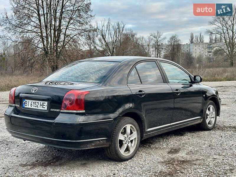Седан Toyota Avensis 2004 в Сумах