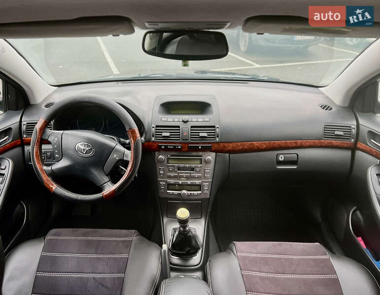 Універсал Toyota Avensis 2006 в Бучі