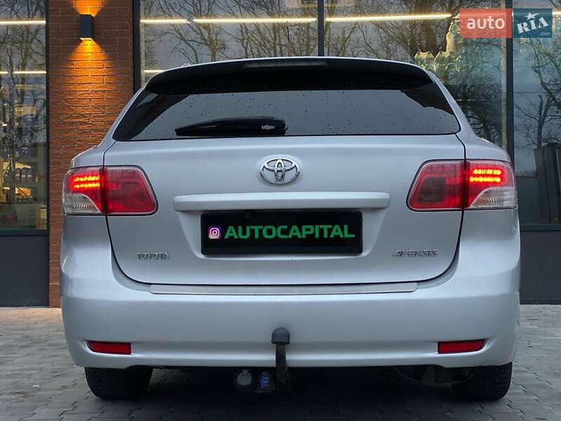 Універсал Toyota Avensis 2011 в Києві